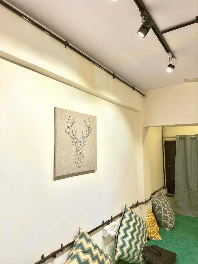 Locomo Express - Stay Work Eat Mumbai Exterior photo