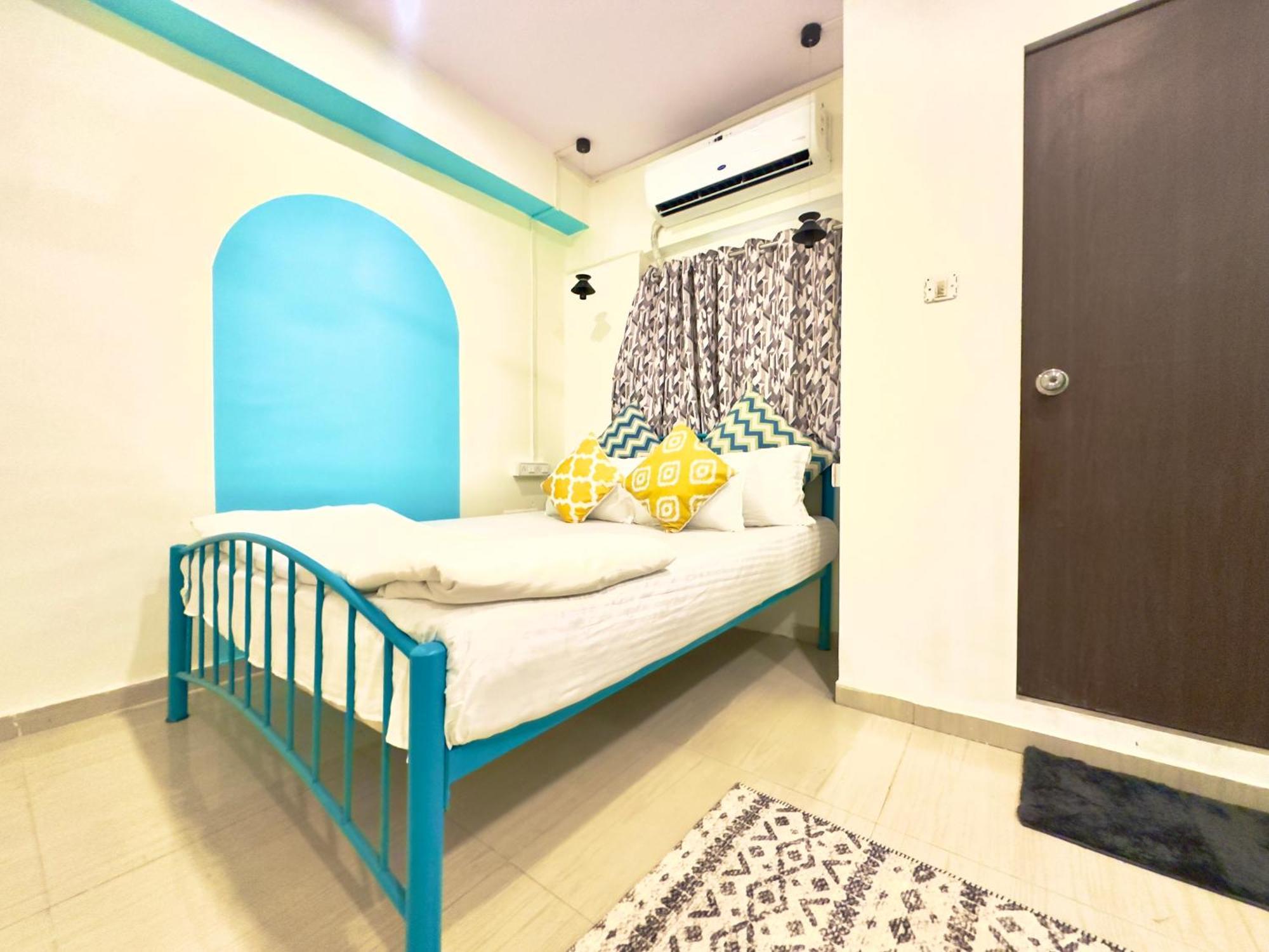 Locomo Express - Stay Work Eat Mumbai Exterior photo